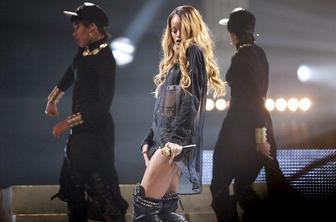 Rihanna že šestič platinasta