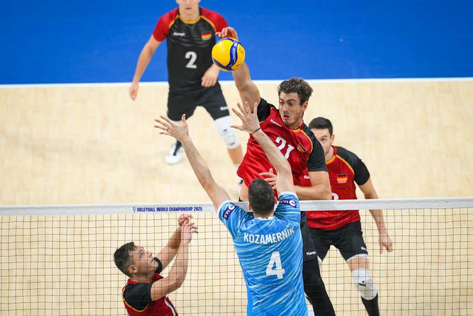 Slovenci strli nemški odpor in napredovali v izločilne boje