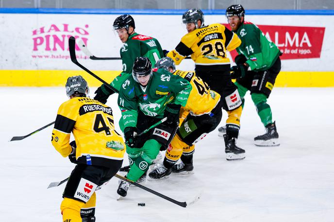 IceHL, polfinale: HK Olimpija : Pustertal | Hokejisti Olimpije tudi na drugi polfinalni tekmi lige ICE proti Pustertalu niso dosegli regularnega zadetka, izgubili so z 0:3, in v seriji na štiri zmage izgubljajo z 0:2. Naslednja tekma bo v četrtek na Južnem Tirolskem. | Foto Aleš Fevžer