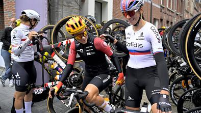 Poljakinja v slovenskem dresu: Kolesarstvo je preveč intenziven šport, da bi s tako diagnozo lahko nadaljevala