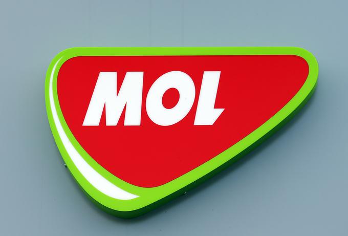 J&T po naših informacijah madžarskemu Molu ponovno ponuja nakup delnic Petrola. | Foto: Reuters