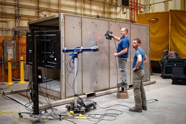 Testiranje kontejnerskega trezorja za prevoz dragocenega orožja. | Foto: Sandia National Laboratories