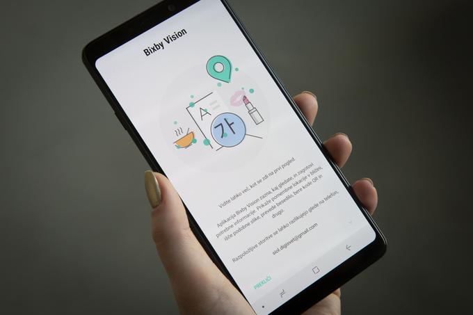 Samsungov digitalni pomočnik Bixby vztraja kljub večji priljubljenosti Googlovega digitalnega pomočnika, a za zdaj razume govor le v angleščini in korejščini. | Foto: Bojan Puhek
