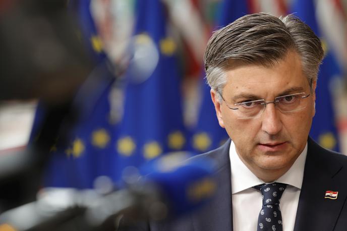 Andrej Plenković | Hrvaški premier Andrej Plenković je zanikal Vučićeve navedbe in dejal, da EU ni preložila odločitve o prepovedi uvoza neruske nafte, ampak ta začne veljati decembra. | Foto Guliverimage