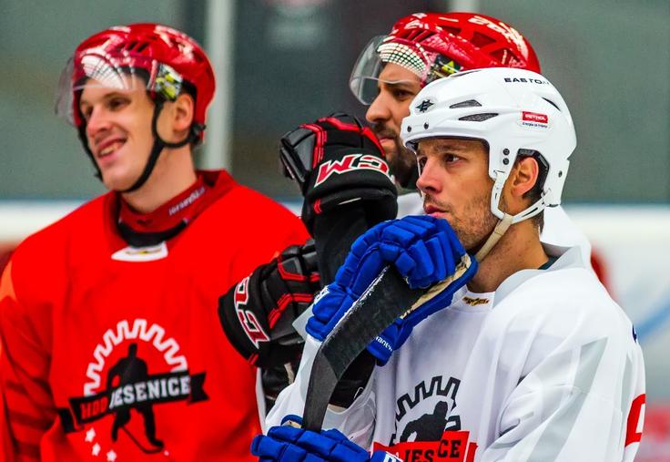 "Proti Olimpiji se ne igra, proti Olimpiji se zmaguje," pred torkovo vrnitvijo v tekmovalni ritem, ko bo zaigral proti večnemu tekmecu, sporoča 33-letni napadalec. | Foto: HDD Jesenice, Drago Cvetanovič