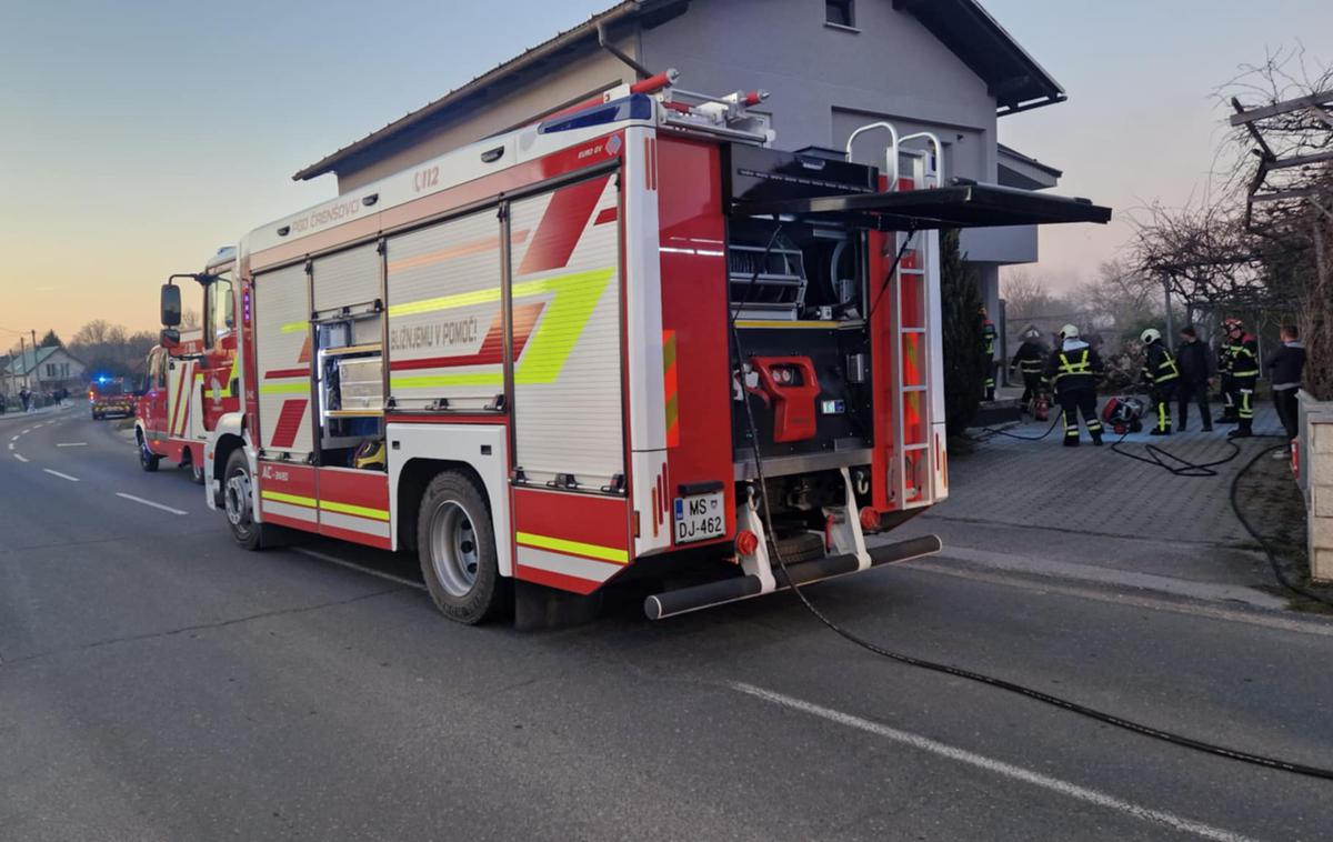 Gasilci, požar | Na kraju so posredovali gasilci PGD Črenšovci in PGD Gornja Bistrica. | Foto PGD Črenšovci/Facebook