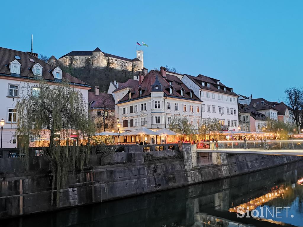 posneto s Huawei P30 Pro, Ljubljana, nočne, modra ura