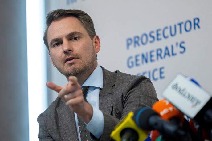 Po preiskavi korupcije odstopil ukrajinski generalni tožilec #video #vŽivo