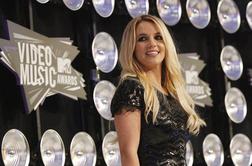 Britney Spears osvaja z novim dvojnim parfumom