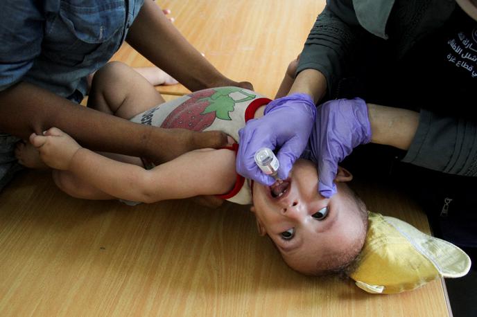 Gaza-otroci | Ranjene otroke iz Gaze bodo zdravili v Univerzitetnem rehabilitacijskem inštitutu Soča.  | Foto Reuters