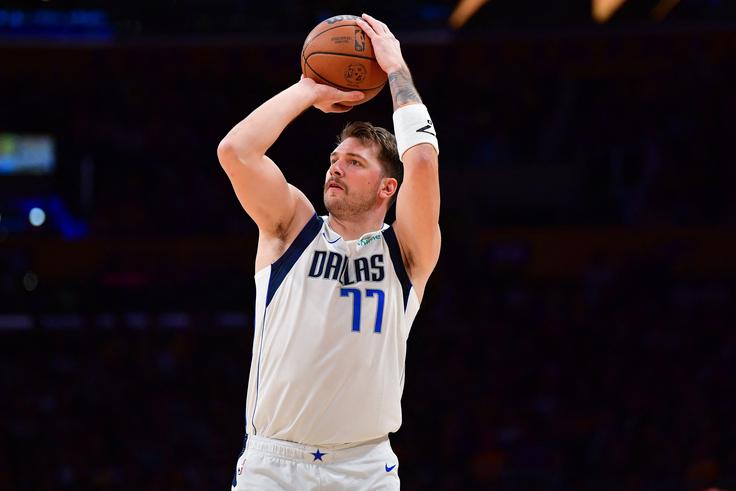 Luka Dončić bo z Dallasom znova na delu v soboto zvečer, ko bodo gostovali pri LA Clippers. | Foto: Reuters
