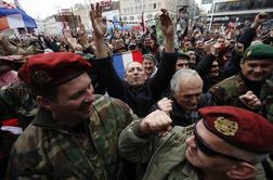Oprostilna sodba v Haagu: V Srbiji protesti, Hrvaška še naprej v transu