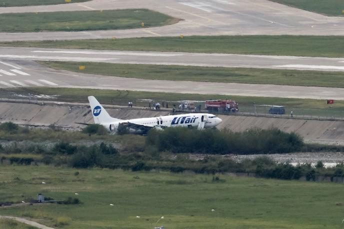 Nesreča ruskega letala v Sočiju | Ponesrečeno letalo je bilo last ruske letalske družbe Utair. Fotografija je simbolična. | Foto Reuters