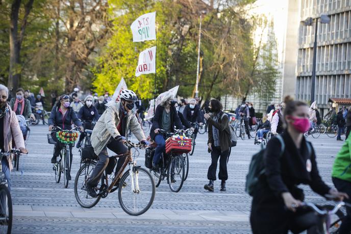 Petkovi protesti | Prizor z enega od tako imenovanih petkovih kolesarskih protestov. | Foto STA