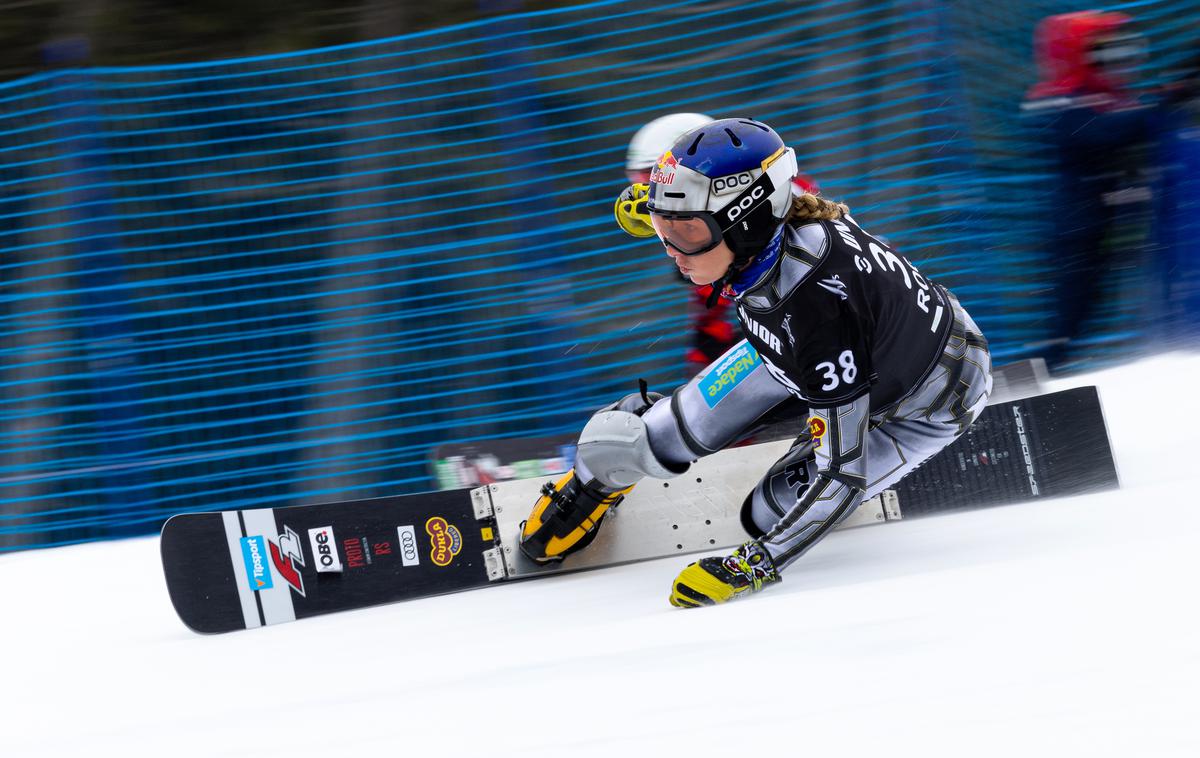Ester Ledecka | Ester Ledecka bo 8. februarja prihodnje leto na olimpijskih igrah napadala tretje zaporedno olimpijsko zlato. Smukaške olimpijske sanje pa je opustila, saj bo boj za olimpijske kolajne isti dan. | Foto Miha Matavž/FIS