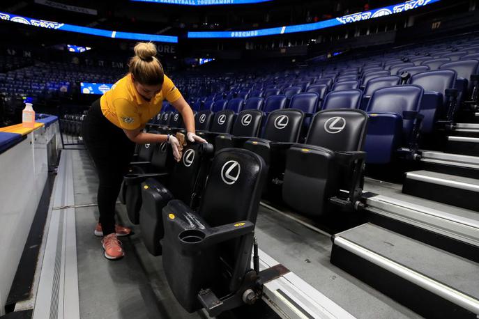 koronavirus nba | Košarkarske dvorane, ki bi te dni morale prekipevati od obiska tekem, že dalj časa žalostno samevajo. Kdaj bo liga NBA spet zaživela, ne ve nihče.  | Foto Getty Images
