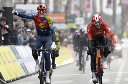 Dramatična etapa Pedersenu, kar nekaj favoritov izgubilo minute