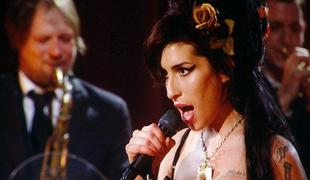 Zvezdniki so se poklonili Amy Winehouse