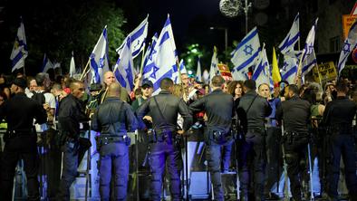 Netanjahu ob protestih v Izraelu vztraja pri dosedanjih ciljih vojne v Gazi
