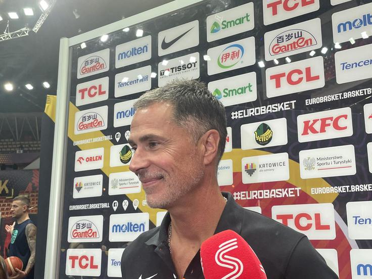 Rob Pelinka v pogovoru s slovenskimi mediji. | Foto: Sportal