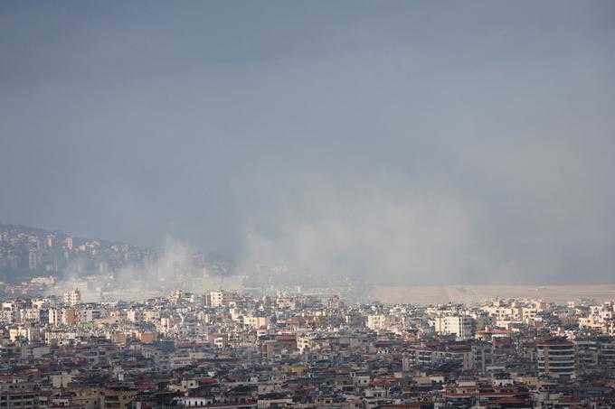 V zadnjih 24 urah je bilo v izraelskih napadih na južne regije Libanona ubitih najmanj 95 ljudi. | Foto: Reuters