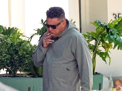 Brazilski Ronaldo presenetil z nezdravim življenjskim slogom: po kosilu prižgal cigareto