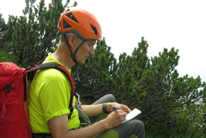 "Poti so komaj prehodne, čista divjina. In to je meni izziv."