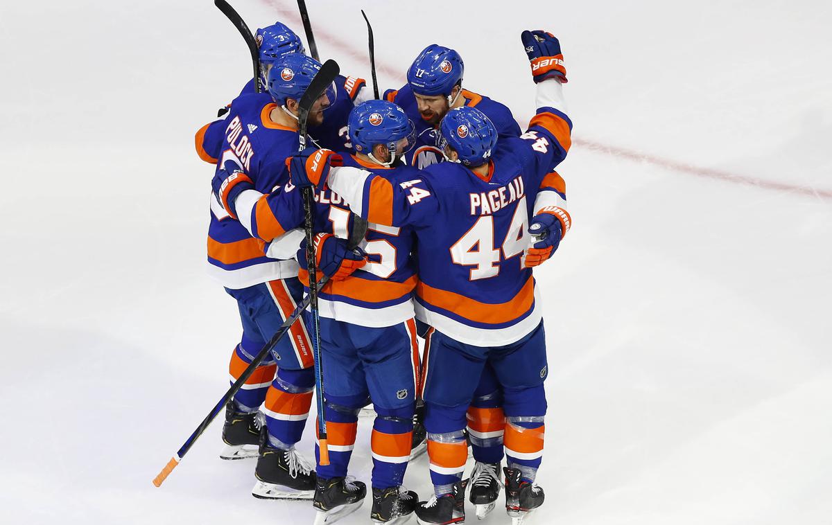 New York Islanders | Hokejisti New York Islanders so s prvo zmago v seriji Tampi preprečili, da bi si priigrala tri zaključne ploščke. | Foto Reuters