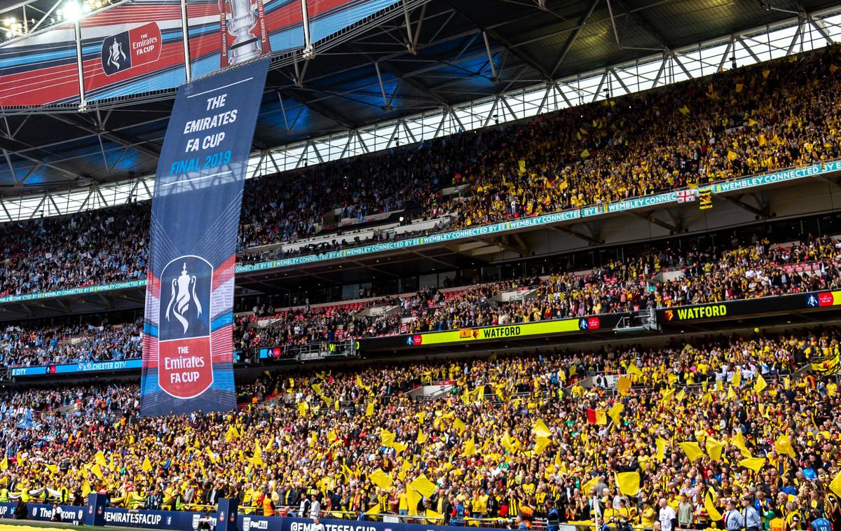 navijači Wembley | Angleži bodo počasi začeli vračati gledalce na nogometne stadione, na finalu pokala FA sredi maja naj bi jih bilo na Wembleyju lahko že 21.000. | Foto Guliverimage