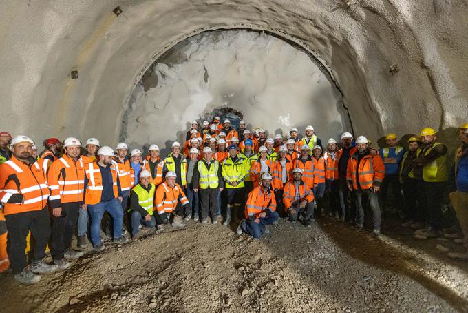 Celotno območje gradnje predora T8 je med gradnjo podrobno nadzorovano in spremljano s pomočjo geološko-geotehničnega nadzora. | Foto: 2TDK