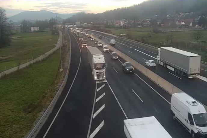 Primorska avtocesta, Brezovica | Nastal je daljši zastoj. | Foto promet.si