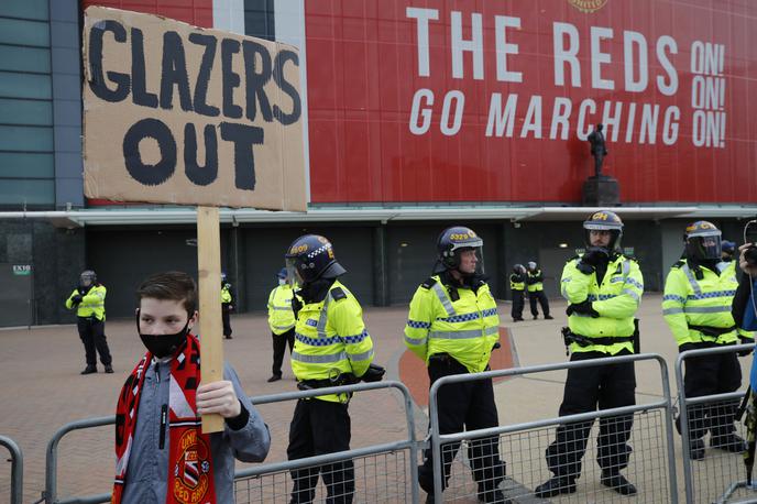 Manchester United Navijači Old Trafford | Družina Glazer ni preveč priljubljena v očeh navijačev Manchester Uniteda.  | Foto Reuters