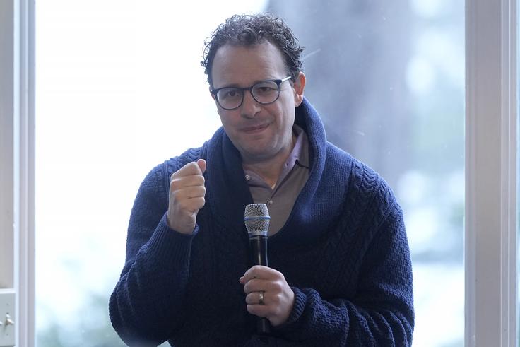 "Upočasniti moramo tempo, s katerim izboljšujemo zmogljivosti modelov umetne inteligence," je Dario Amodei v soboto zapisal v objavi na svoji spletni strani. | Foto: Guliverimage
