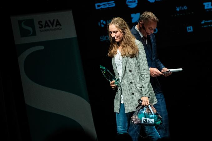 Kaja Juvan je letos za svoje uspehe prejela priznanje Teniške zveze Slovenije. | Foto: Sportida