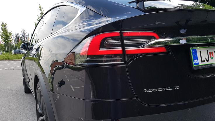 Tesla načrtuje sredi leta v Evropi že več kot 500 svojih hitrih polnilnic, kako ji bodo z infrastrukturo polnjenja odgovorili evropski tekmeci? | Foto: Gregor Pavšič