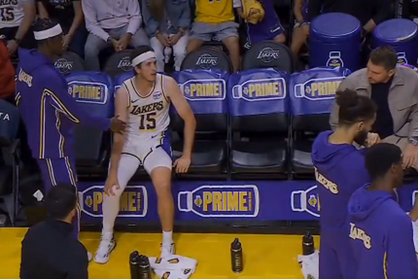 Nekaj skrbi za Los Angeles Lakers: zmaga, a težave Reavesa