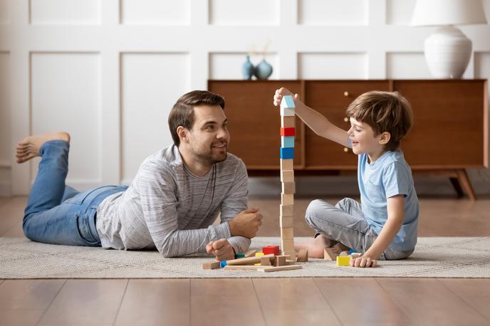 igrače, otroci, družabne igre, družina, igranje z otrokom, oče in otrok, vzgoja | Slika je simbolična. | Foto Shutterstock