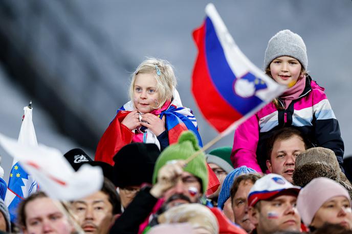 Slovenija Navijači | Slovenski ljubitelji športa so na letošnjih zimskih olimpijskih igrah proslavljali že štiri medalje. | Foto Aleš Fevžer
