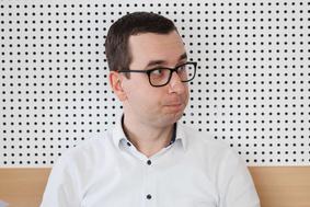 Svet RTVS dal soglasje k imenovanju Posleka za odgovornega urednika prvega programa na radiu