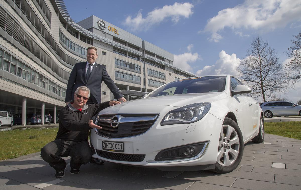Nekdanji pilot je za volanom Opla insignia z enim rezervoarjem prevozil 2111 kilometrov | Foto Opel
