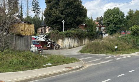 Hišne preiskave v Novem mestu: zasegli pištole, avtomatsko puško in 776 kosov streliva #foto