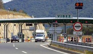 Vlačič o cestninjenju in težavah na železnicah