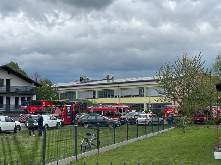 320 učencev razredne stopnje je ostalo doma.  | Foto: STA