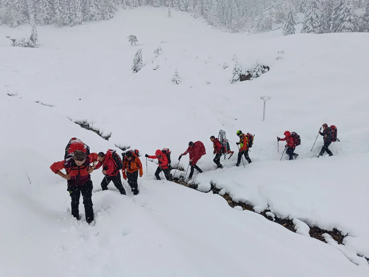V reševalni akciji je sodelovalo več kot 60 gorskih reševalcev.  | Foto: GRS Bohinj/Facebook