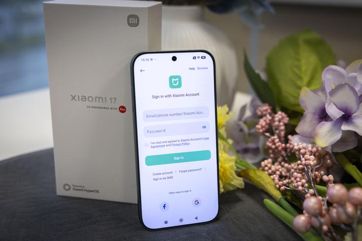 Enako kot njegov zmogljivejši sorodnik s pripono Ultra tudi pametni telefon Xiaomi 17 stavi na fotografijo, a bolj za veliko širši krog uporabnikov in posledično za nižjo ceno. | Foto: Bojan Puhek
