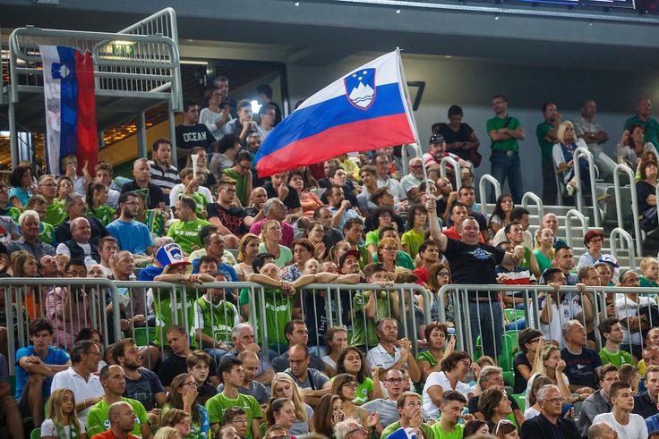 Koliko navijačev bo v sredo v Zlatorogu? V Stožicah jih je bilo proti Kosovu približno 3.500. | Foto: Grega Valančič/Sportida