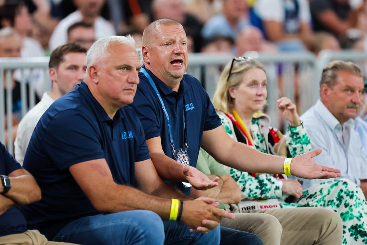 Tekmo sta iz prve vrste spremljala tudi predsednik KZS, Matej Erjavec in športni direktor KZS, Saša Dončić. | Foto: Filip Barbalić