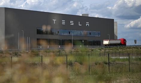 Tesla začasno ustavlja proizvodnjo v Nemčiji