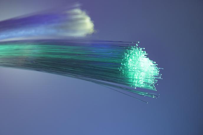 Internet, ethernet, internetni kabel, optika | Optično omrežje zagotavlja najboljšo uporabniško izkušnjo širokopasovnega dostopa. | Foto Thinkstock