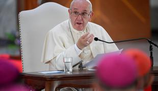 Papež: Sodelovanje med različnimi verami je pomembnejše kot kdajkoli prej